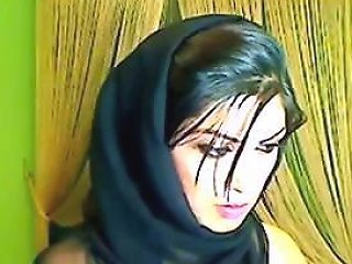 Pakistani Babe On Live Cam Masturbating Porn 0d Xhamster